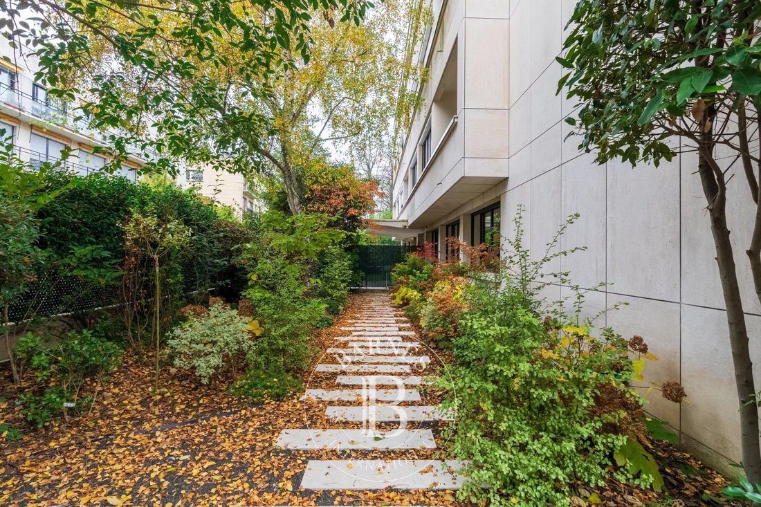 Apartment in Saint James-Delabordère, Neuilly-sur-Seine, France 5 - 14932270