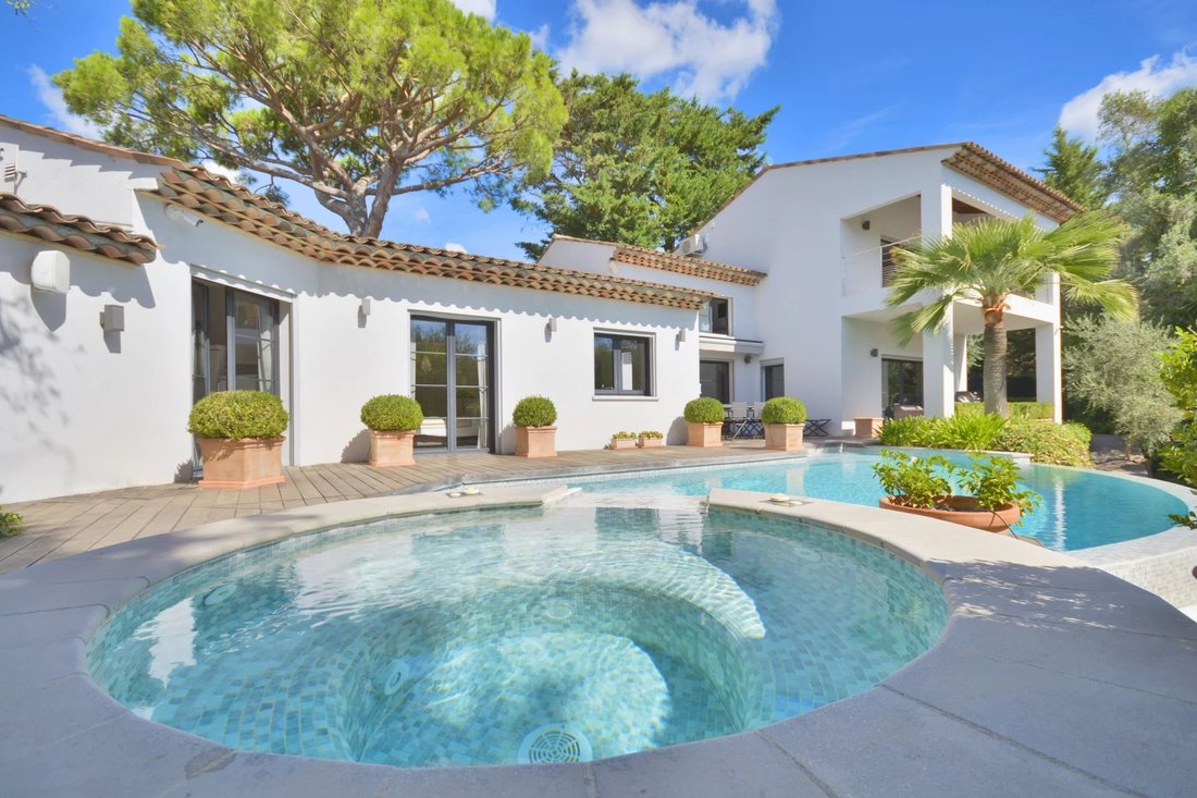 Villa in Collines, Le Cannet, France 1 - 14684928