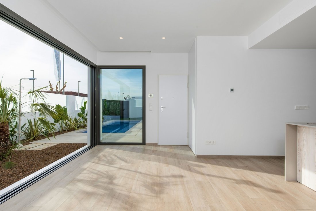 Villa in Pilar de la Horadada, Valencian Community, Spain 5 - 12416853