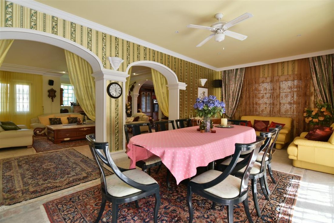 Villa in Calp / Calpe, Valencian Community, Spain 4 - 12416852
