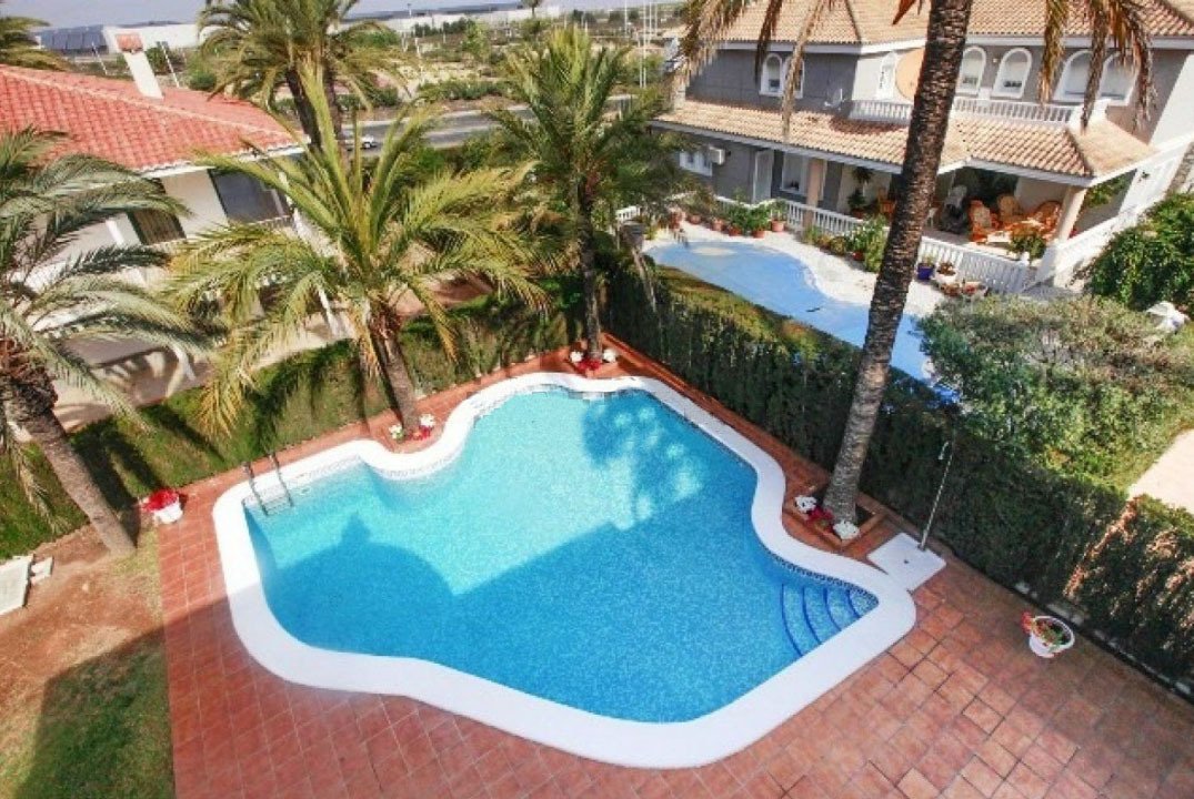 Villa a Torrevieja, Comunità Valenzana, Spagna 1 - 12416860