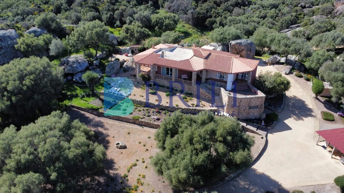 Villa in Area Arzachena Paese, Arzachena, Sardinia 1 - 14057522
