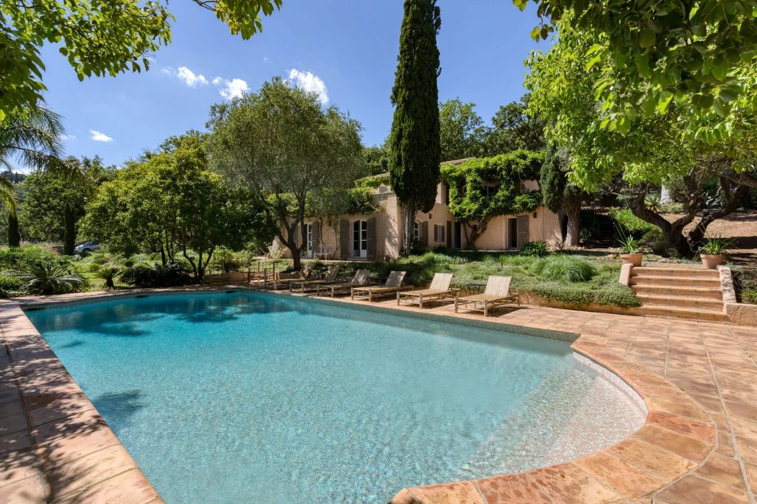 Villa in Grimaud, Provence-Alpes-Côte d'Azur, France 1 - 14350552