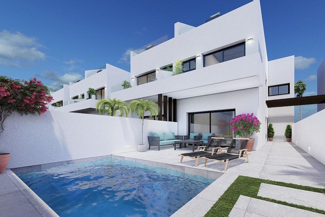 Villa in Pilar de la Horadada, Valencian Community, Spain 1 - 12638677
