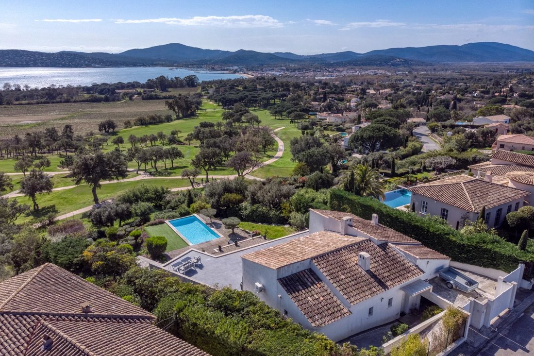Villa in Grimaud, Provence-Alpes-Côte d'Azur, France 1 - 13990147
