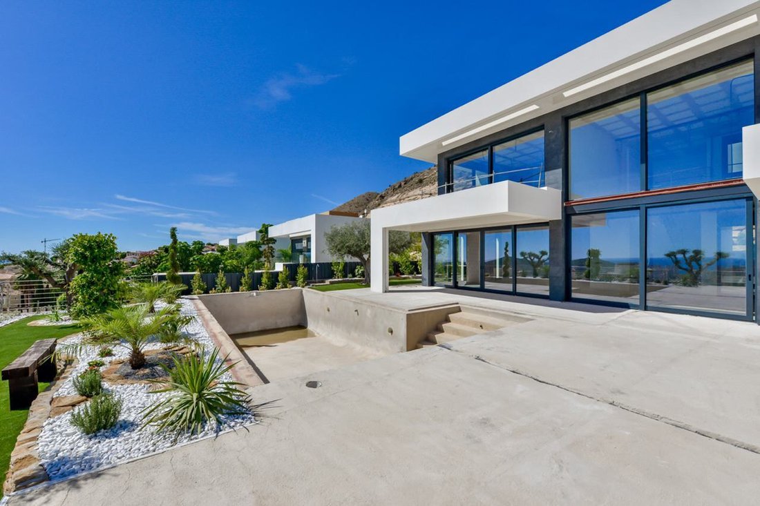 Villa in Finestrat, Valencian Community, Spain 2 - 12417105