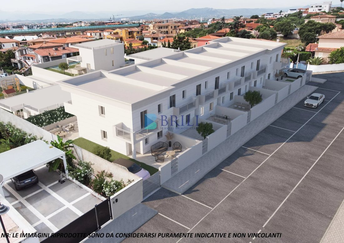 Villa in Aldo Moro Avenue, Olbia, Italy 1 - 13631205