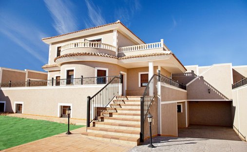 Villa in Torrevieja, Valencian Community, Spain 1