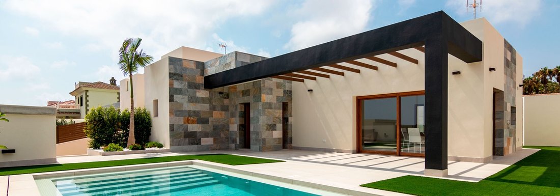 Villa in Torrevieja, Valencian Community, Spain 1 - 12416970