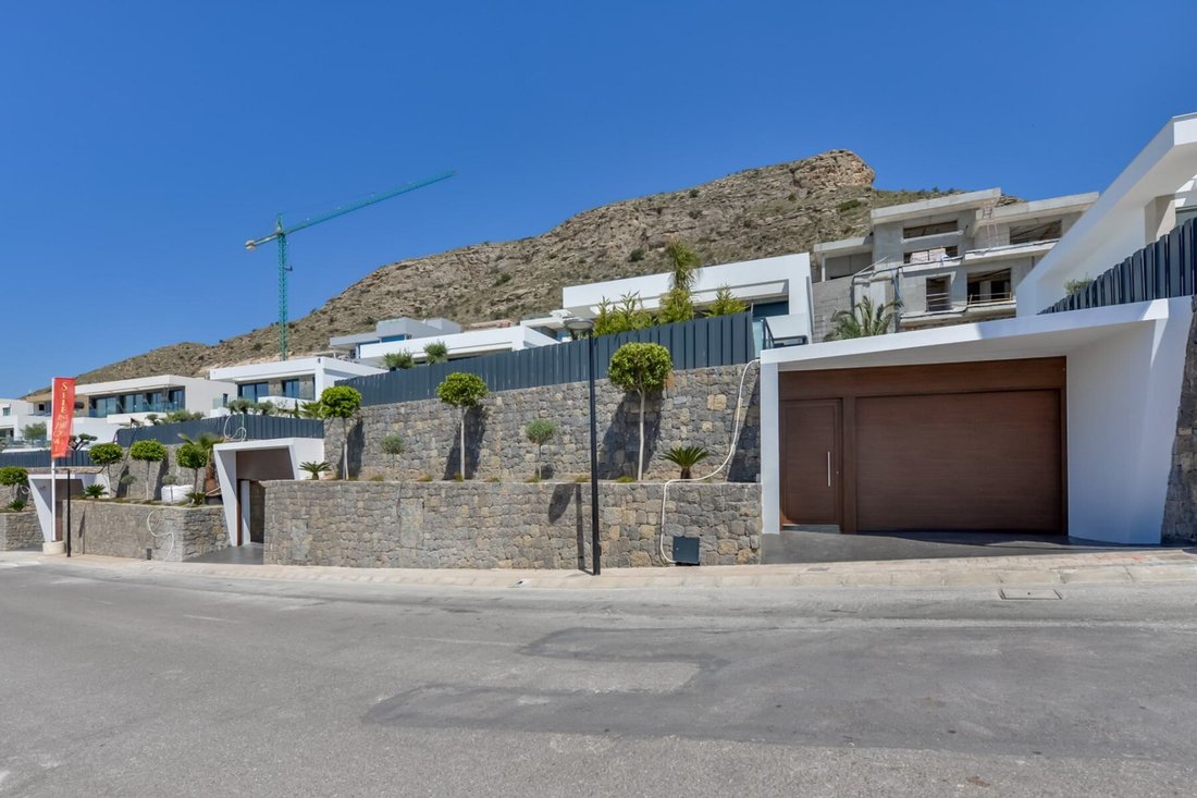 Villa in Finestrat, Valencian Community, Spain 2 - 12417104