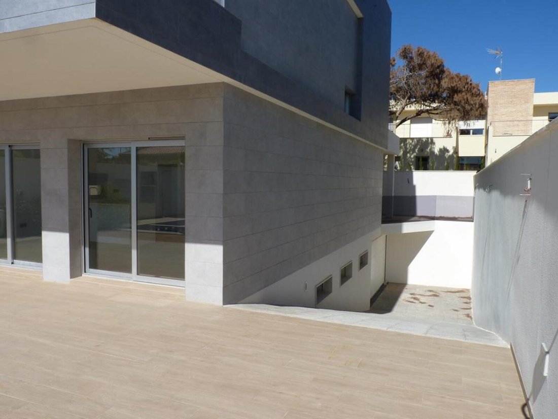 Villa in Pilar de la Horadada, Valencian Community, Spain 1 - 12416816