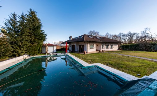 Villa in Oleggio Castello, Piedmont, Italy 1