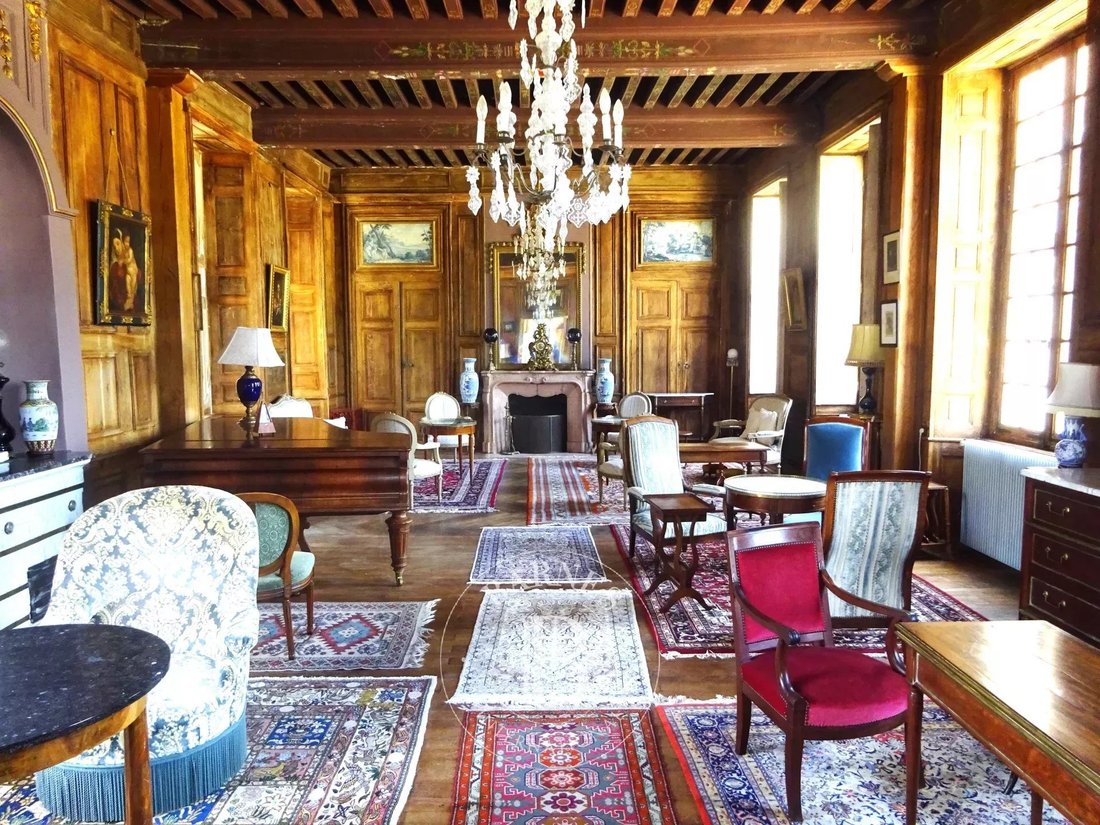 Castle in Centre Ville, Avallon, France 5 - 13824279