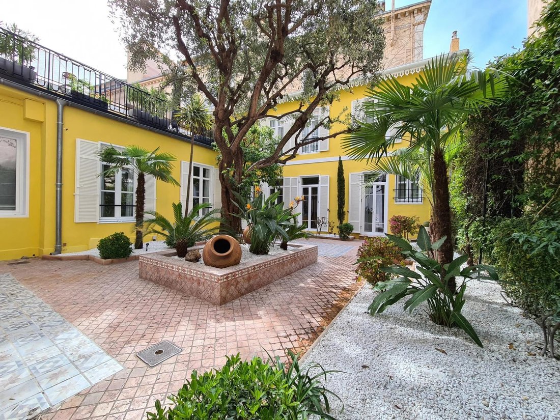 Townhouse in Cannes, Provence-Alpes-Côte d'Azur, France 1 - 13638192