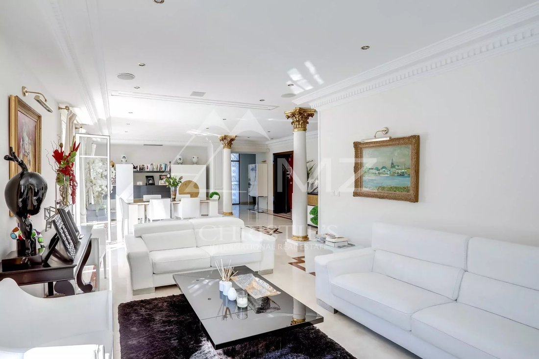 House in Camp Long, Cannes, France 4 - 14900509