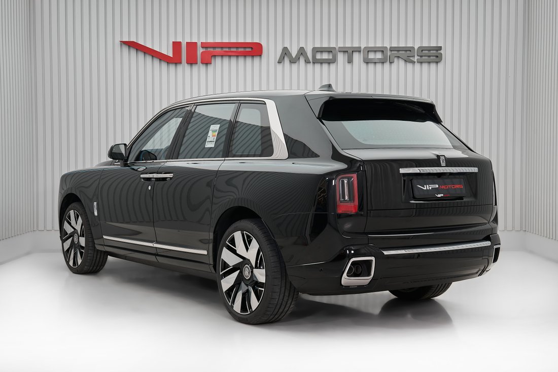 Suv in Dubai, Dubai, United Arab Emirates 4 - 15163019