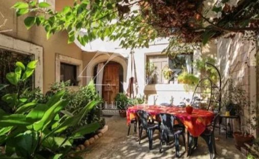 House in Eyragues, Provence-Alpes-Côte d'Azur, France 1