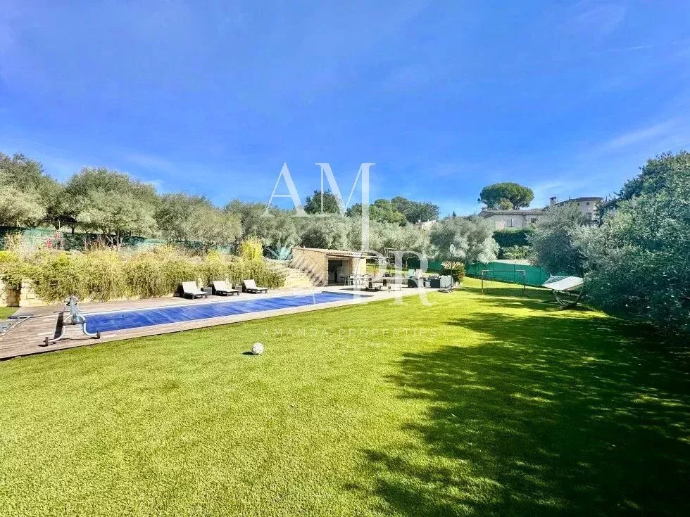 House in Mougins, Provence-Alpes-Côte d'Azur, France 3 - 14876735