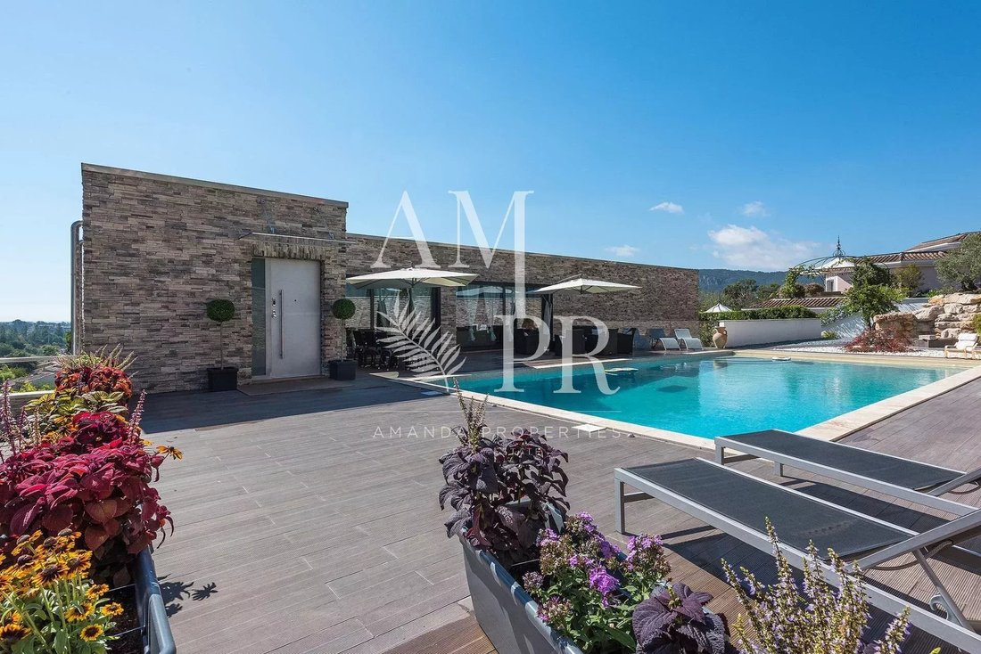 Villa in Les Termes, Mandelieu-la-Napoule, France 1 - 14028394