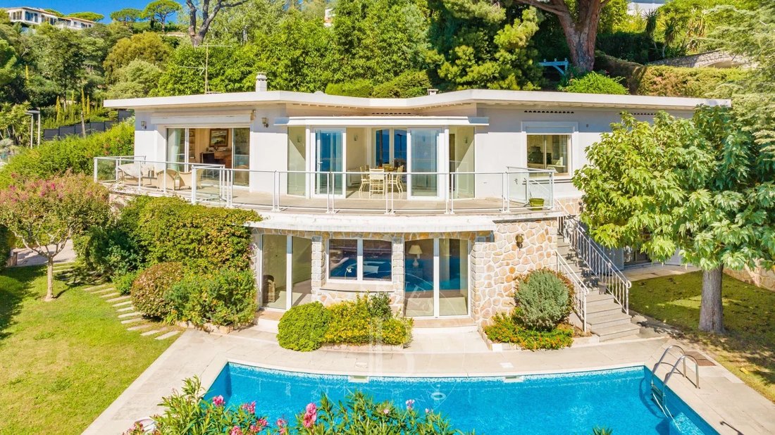 Villa in Cannes, Provence-Alpes-Côte d'Azur, France 2 - 14429123