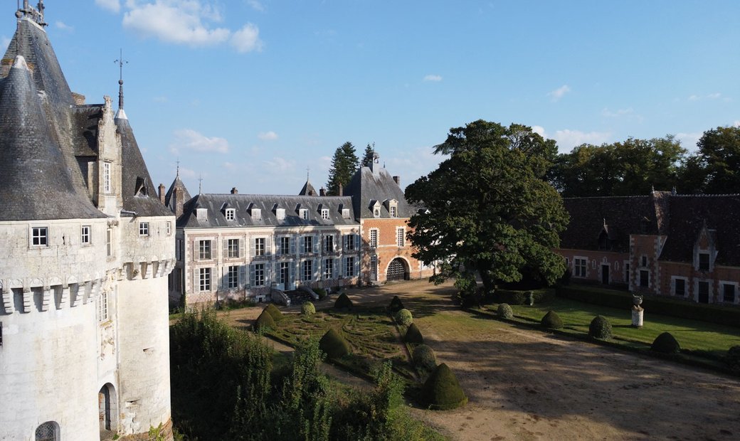 Back On The Marcket 120km From Paris Fairy Tale Castle Built From The 15th To The 20th Century