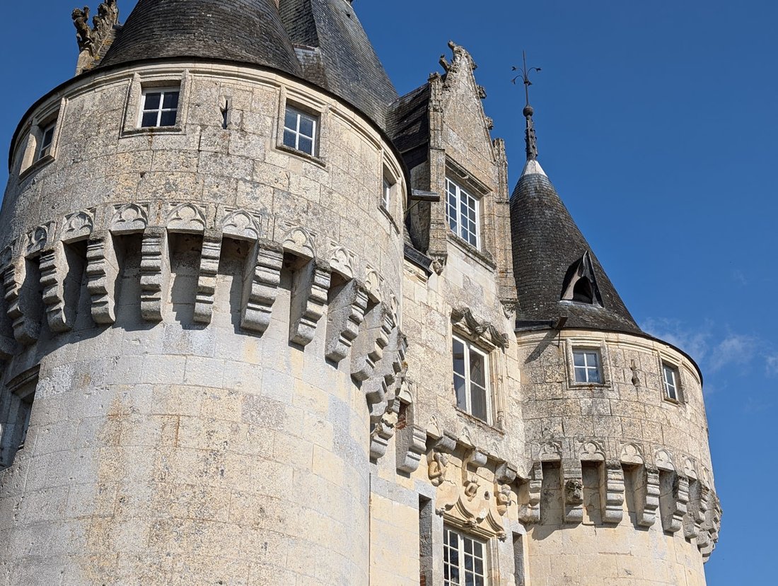 Château des Siècles: A 41-Hectare Dream Woven in Stone, 120km from Paris