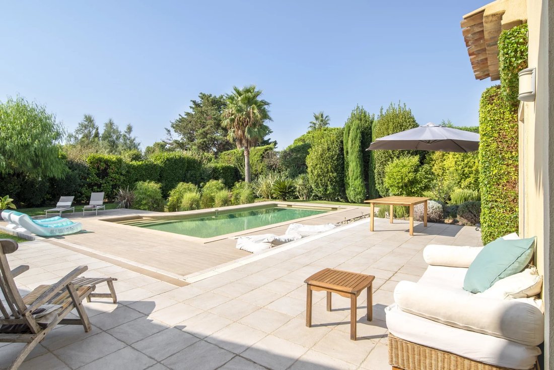 Villa in Brusquet-Retenaou-Devens, Vallauris, France 2 - 14668353