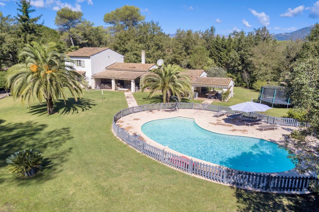 Villa in Valbonne, Provence-Alpes-Côte d'Azur, France 1 - 14713279