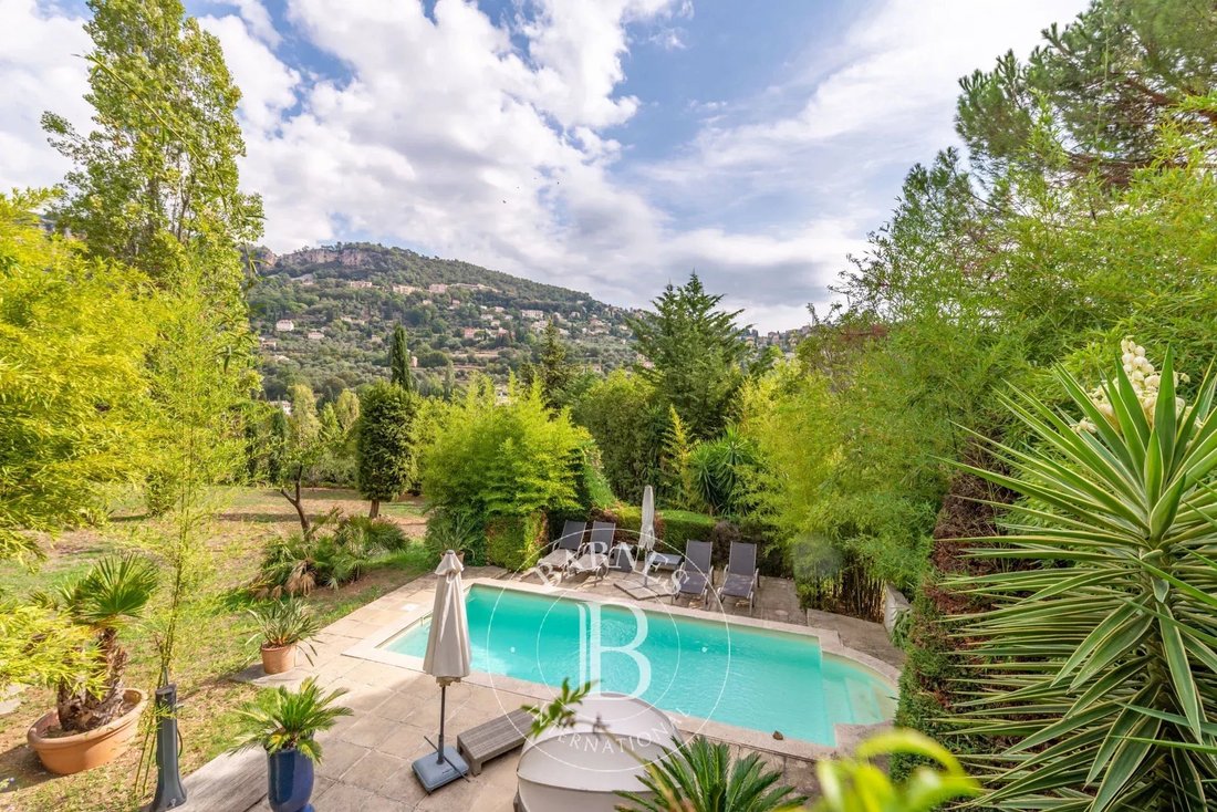 House in Grasse, Provence-Alpes-Côte d'Azur, France 2 - 13992761