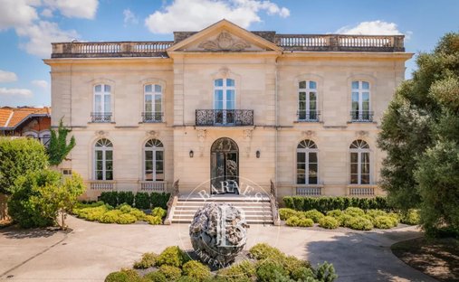 House in Bordeaux, Nouvelle-Aquitaine, France 1