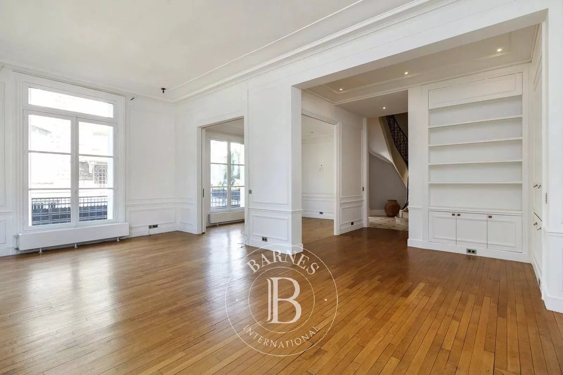 Estate in La Plaine des Sablons, Neuilly-sur-Seine, France 4 - 14672791