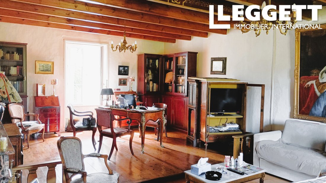 Whispers of the Marais: A 17th-Century Hunting Lodge Reborn