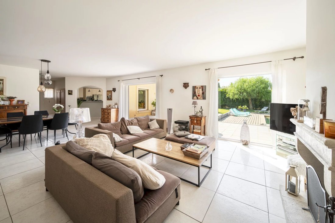 Villa in Brusquet-Retenaou-Devens, Vallauris, France 4 - 14668353
