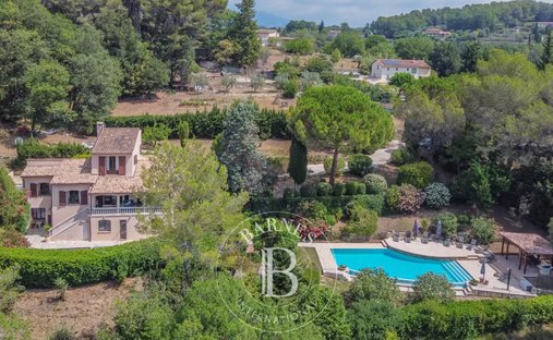 Villa à Châteauneuf-Grasse, Provence-Alpes-Côte d'Azur, France 1
