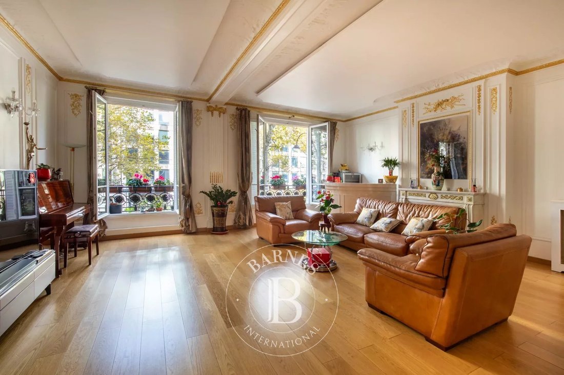 Apartment in Paris, Île-de-France, France 4 - 13539634
