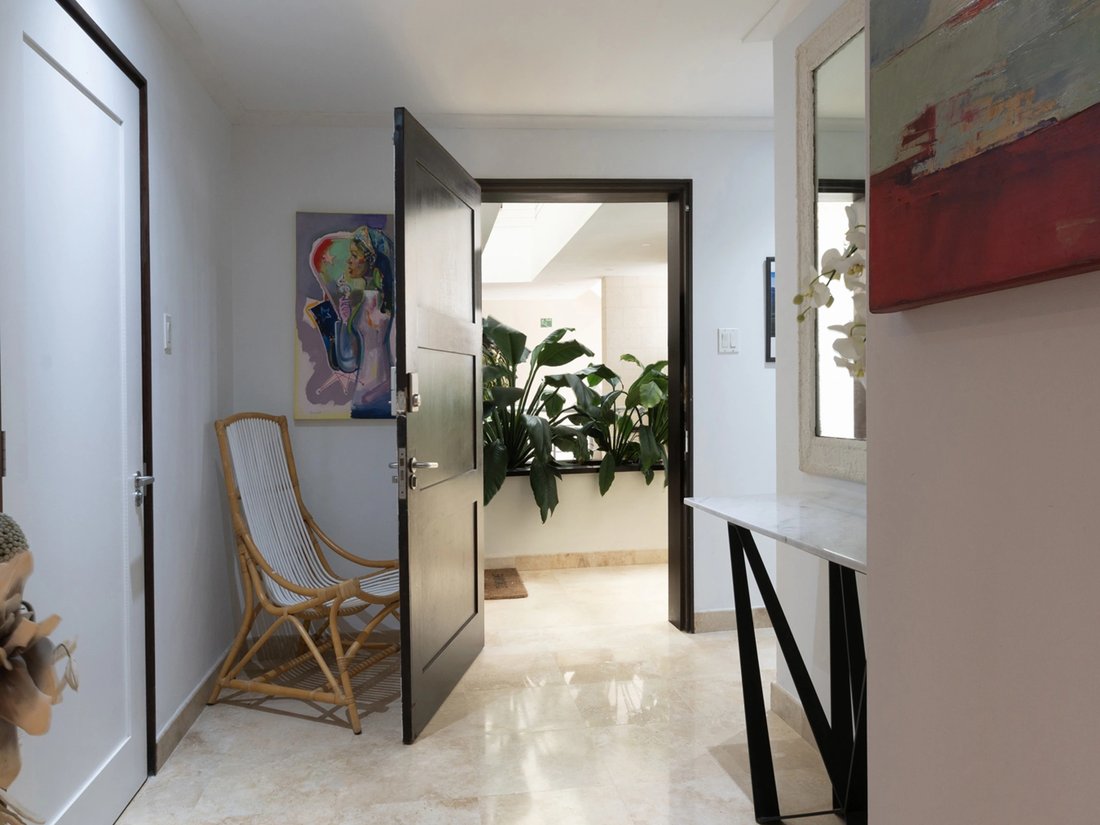 Apartment in Paynes Bay Beach, Saint James, Barbados 4 - 15171556