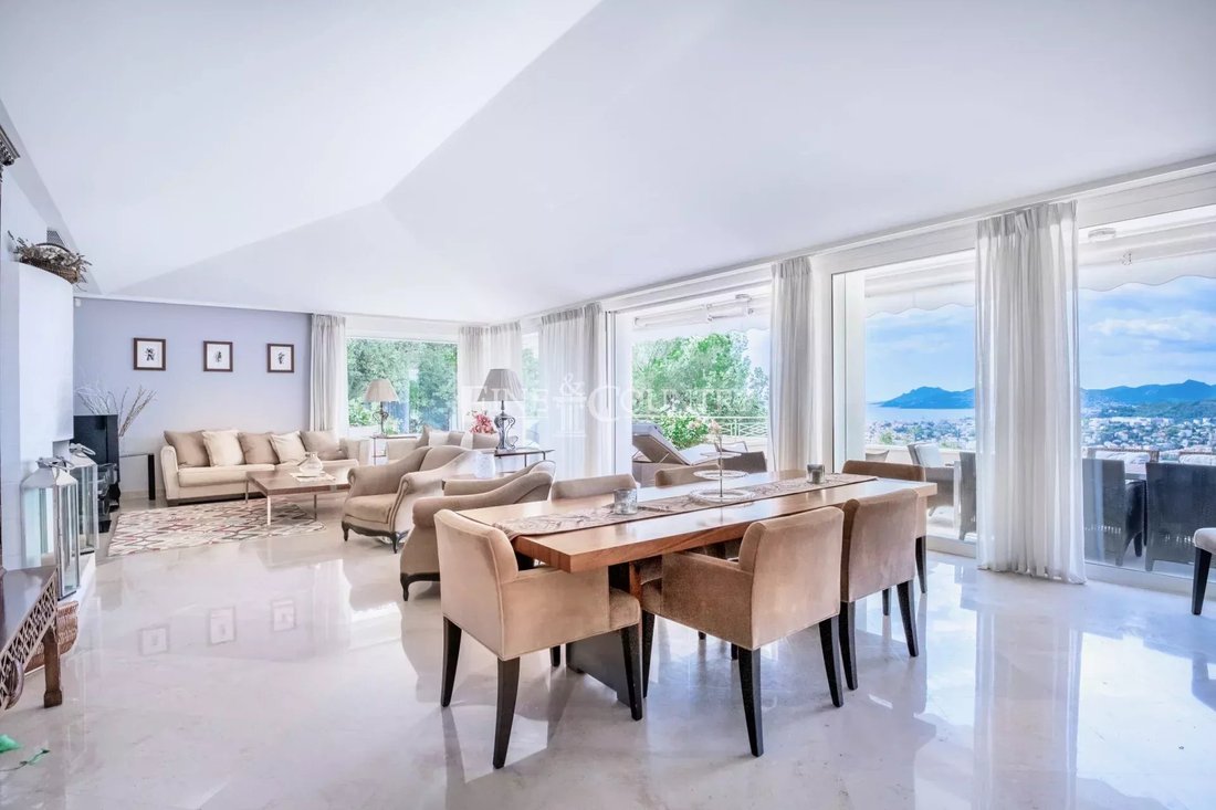 Villa in Cannes, Provence-Alpes-Côte d'Azur, France 4 - 13782448