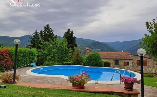 Villa in Dicomano, Tuscany, Italy 1