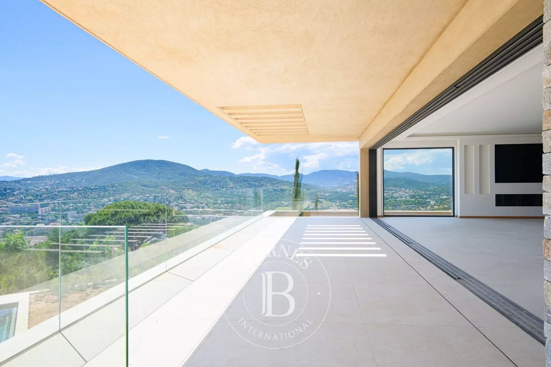 Estate in Les Bouteillers, Sainte-Maxime, France 5 - 12609152