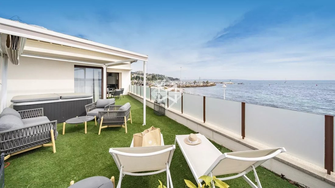 Villa in Cannes, Provence-Alpes-Côte d'Azur, France 5 - 10535920