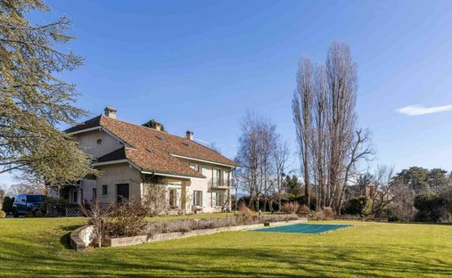 House in Nyon, Vaud, Switzerland 1
