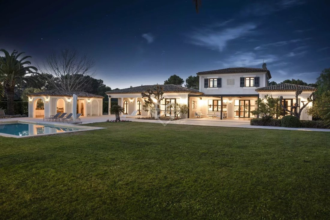 Villa in Mougins, Provence-Alpes-Côte d'Azur, France 1 - 15163784
