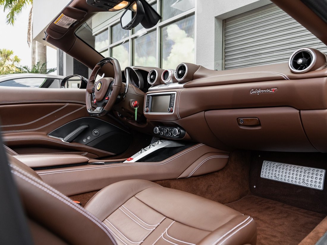 Cabriolet in Naples, FL 2 - 15145369