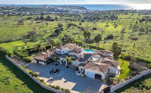 Villa in Sao Goncalo de Lagos, Algarve, Portugal 1
