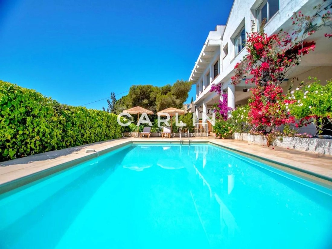 Villa in Les Issambres, Roquebrune-sur-Argens, France 1 - 13893829