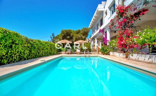 Villa in Les Issambres, Roquebrune-sur-Argens, France 1