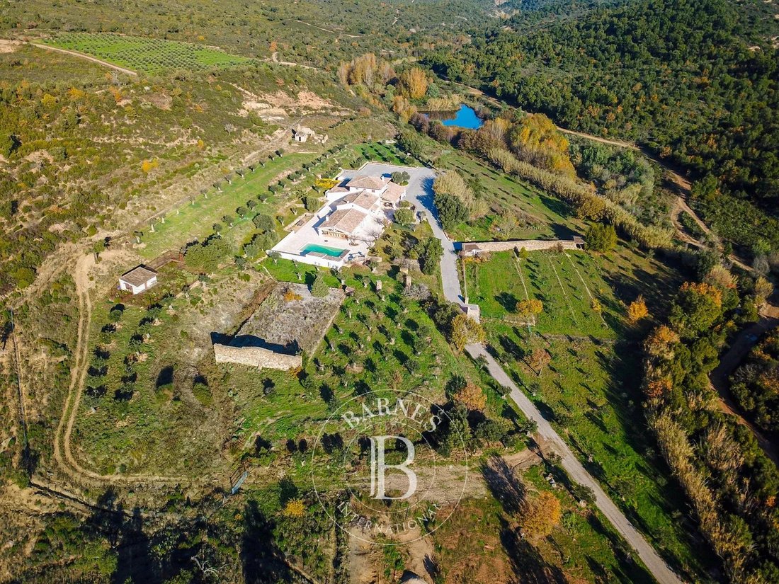 Estate in Le Plan-de-la-Tour, Provence-Alpes-Côte d'Azur, France 1 - 11095144