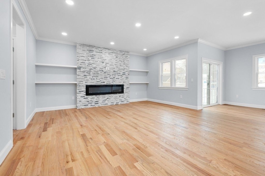 House in Marlborough, Massachusetts, United States 4 - 15163347