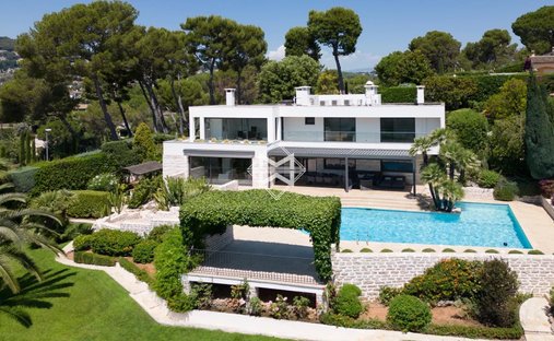 Villa in Saint Maymes-Lauvert, Antibes, France 1