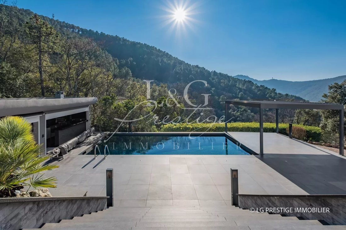 Villa in Le Centre Ville, Mandelieu-la-Napoule, France 5 - 11907955